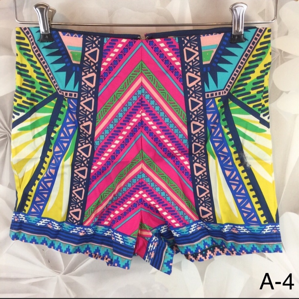 FLYING TOMATO SPRING SHORTS NWT SZ M PINK